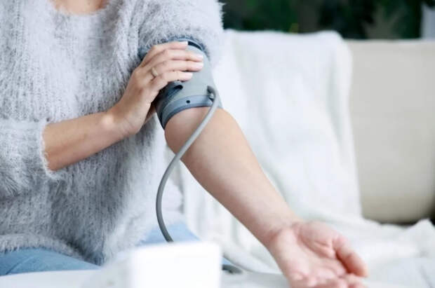 Врач Косымский рассказал, когда давление является поводом для вызова скорой