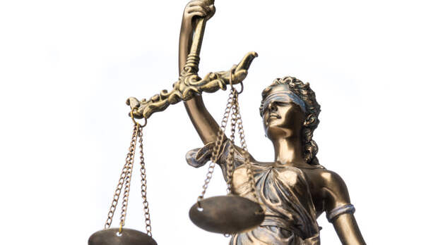 Блогера Сюткина будут судить за распространение фейков о ВС России