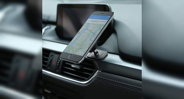 Как закрепить смартфон в автомобиле