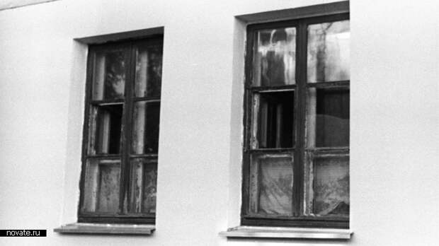 Неужели такие окна ещё есть? Да. / Фото: Дина Тацоха Неужели такие окна ещё есть? Да. / Фото: Дина Тацоха