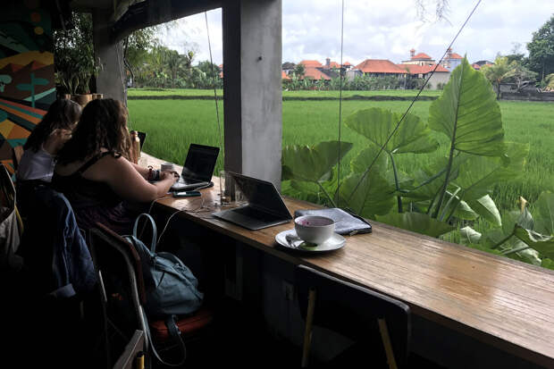 Власти Бали ликвидировали "русские и украинские деревни"