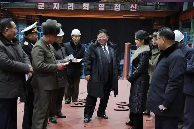 13-летняя дочь Ким Чен Ына получила ядерную кнопку и командует генералами