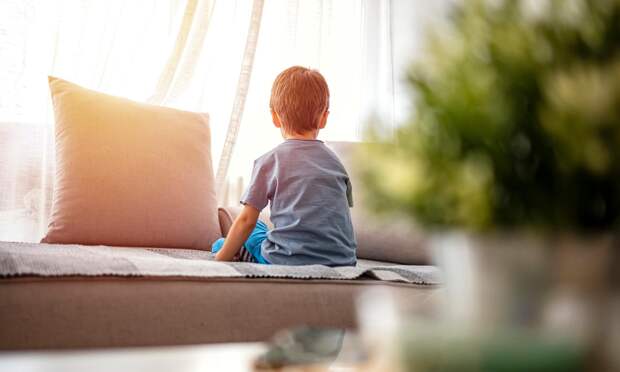 В Москве мальчик незаметно для родителей чуть не съел диван и оказался в руках хирургов