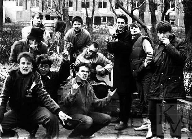 Группа «Инструкция по выживанию» в Тюмени, 1986 год. Источник: группа «Клуб любителей группы „Инструкция по выживанию“» во «ВКонтакте» 