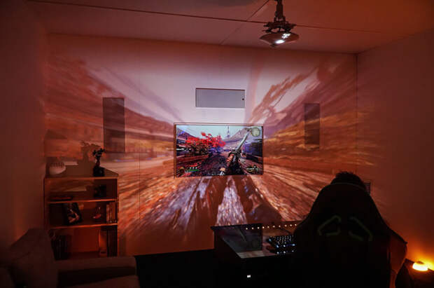 Проектор, который выводит виртуальную реальность на новый уровень восприятия