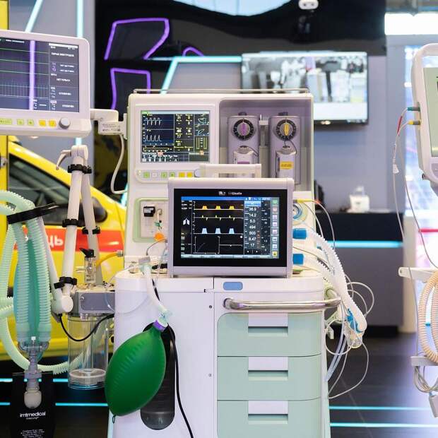 Ростех передал в дар больницам Донбасса высокотехнологичное медоборудование