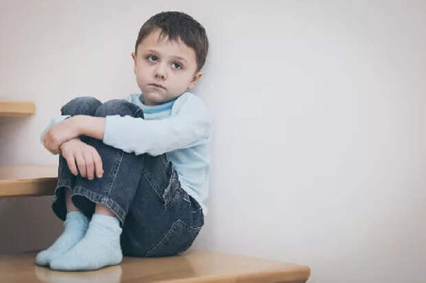 Выявлена связь между пренатальным воздействием пластика и аутизмом у мальчиков