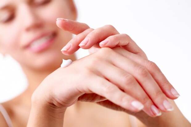 Шелушение кожи на пальцах рук: причины и лечение
