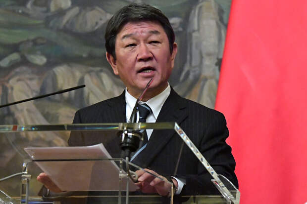 Глава МИД Японии по-русски поблагодарил журналиста за вопрос о диалоге с РФ