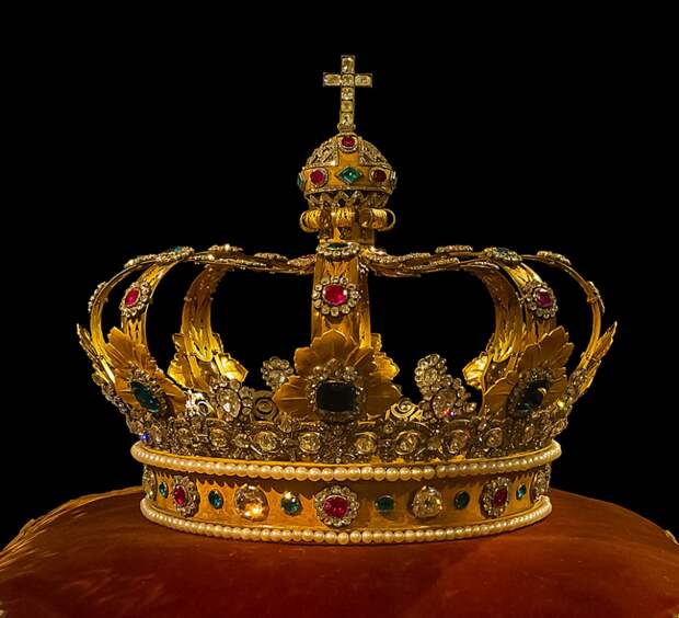 В некотором царстве, тридесятом государстве… Монархия – пережиток прошлого или прообраз будущего?