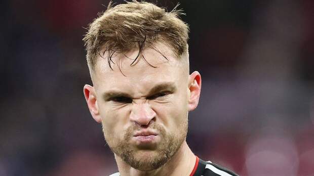 Киммих недоволен пенальти в пользу «ПСЖ» за руку Дэвиса: «Это не в духе игры»