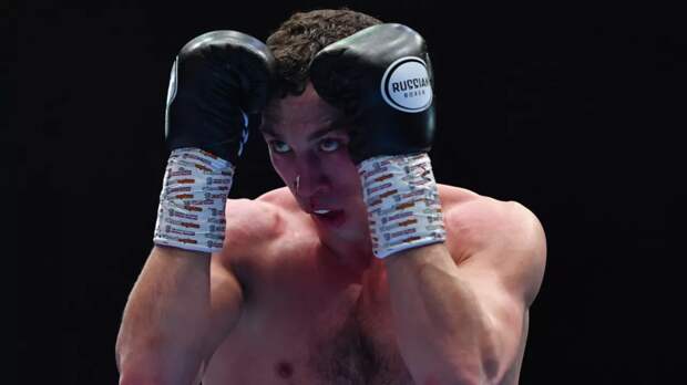 Силягин проиграл Иглесиасу в бою за титул чемпиона мира