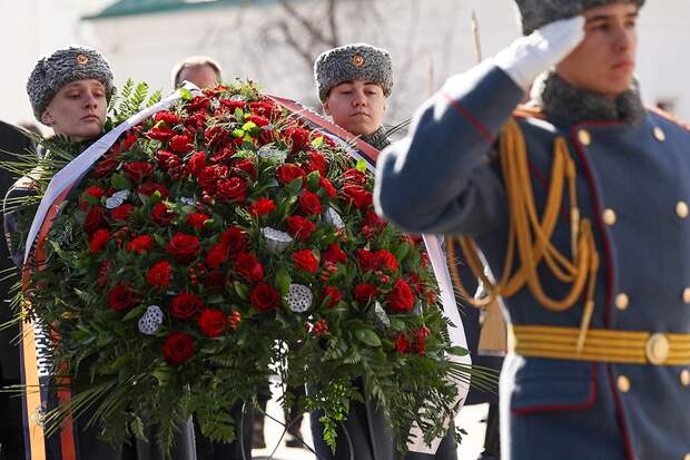 В Новодевичьем монастыре почтили память генерала Брусилова