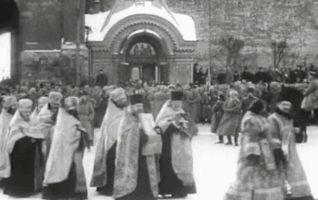 Духовенство на параде 4 (17) марта 1917 года на Красной площади